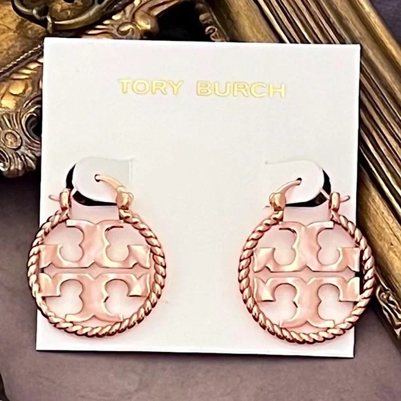 TORY BURCH • Rose Gold Rope Hoop Logo Earrings - Picture 5 of 5